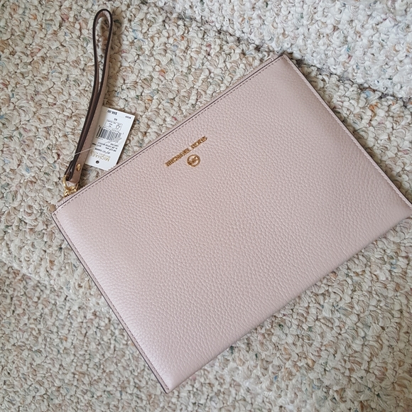 MICHAEL KORS CUTCH/WRISTLET - Picture 1 of 7